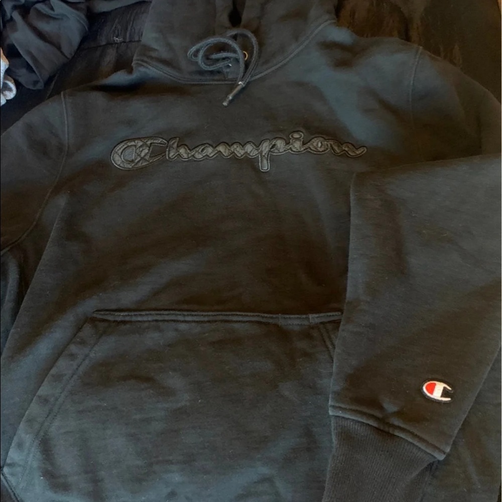 black champion hoodie